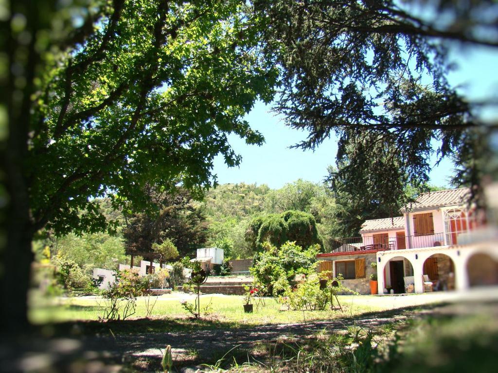 لا كومبر Posada Summit Suites المظهر الخارجي الصورة